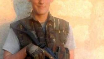 بالصورة: لن تصدقوا ماذا فعل هذا الجندي كيّ يهرب من داعش