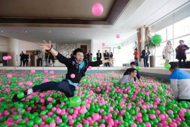 Boss Turned Office Into A Giant Ball Pit Addiyar Boss Turned Office Into A Giant Ball Pit