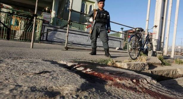 عشرات القتلى والجرحى في هجوم على مقر للشرطة الأفغانية